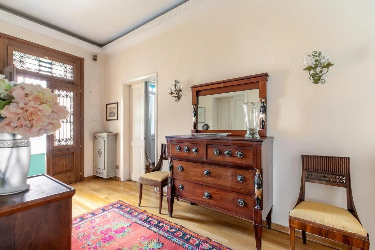 Casa Flores - 2 Camere Padova 0*,  Italy