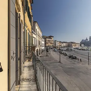 Palazzo Carpediem-prato Della Valle Apartament
